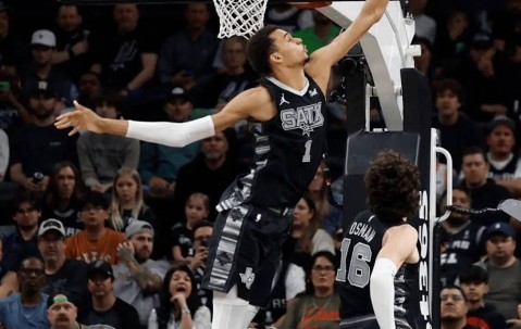 满冠体育-北京首钢围绕NBA常规赛止住颓势里尔围绕CBA常规赛回应争议，科维托娃在SKT比赛中大胜看傻球迷的简单介绍